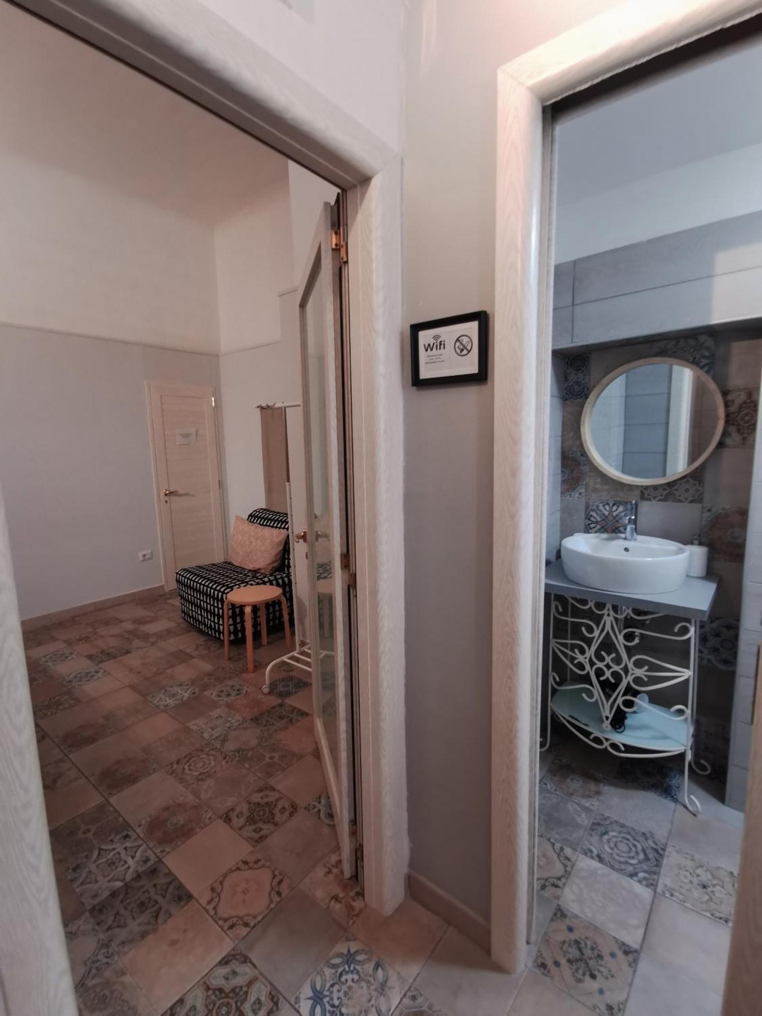 Whiteflower Apartments Bari Rum bild